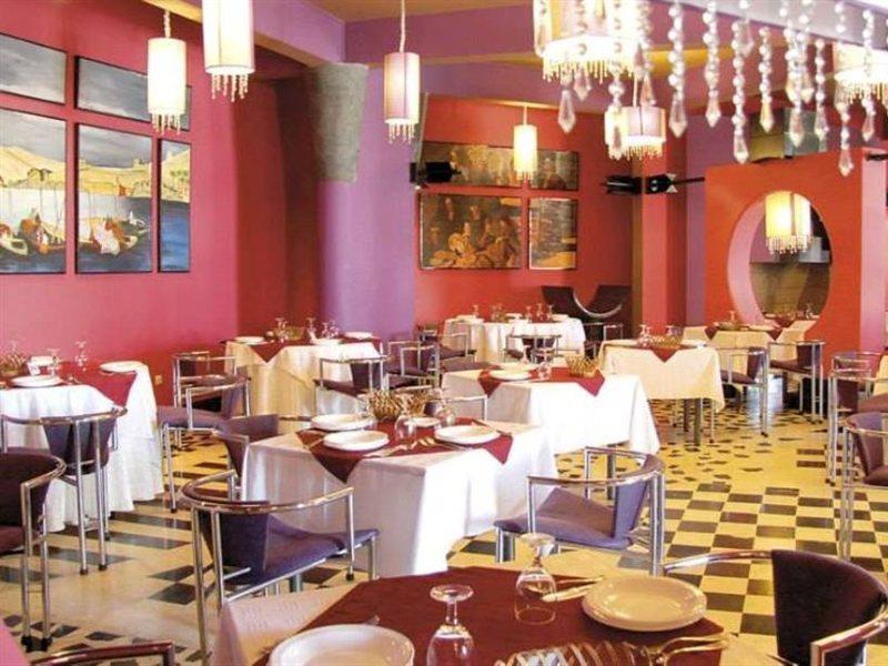 Hotel El Pueblo Tamlelt